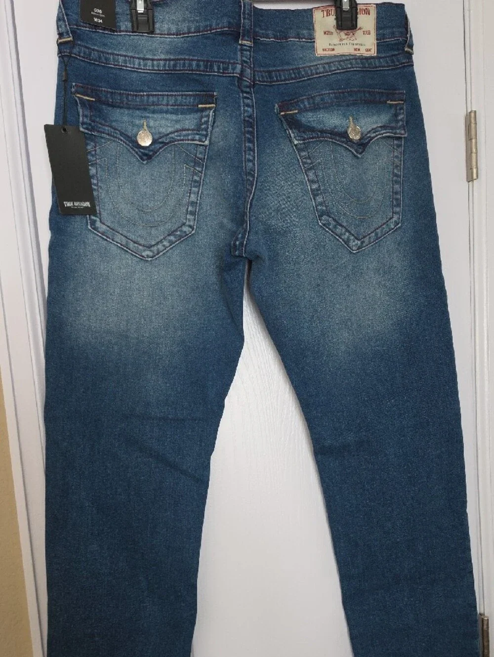 True Religion Medium Dusty Wash Slim Geno SN Flap Slim Jeans - Nee